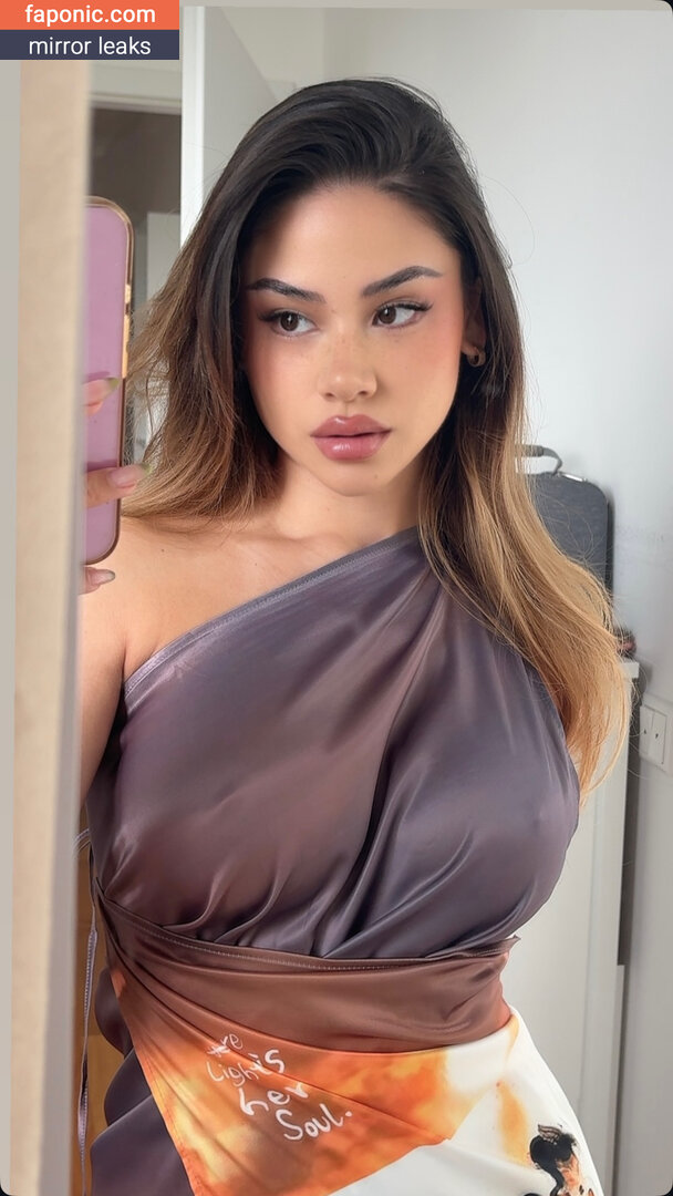 Vanessa Decker leaked nude photo 1