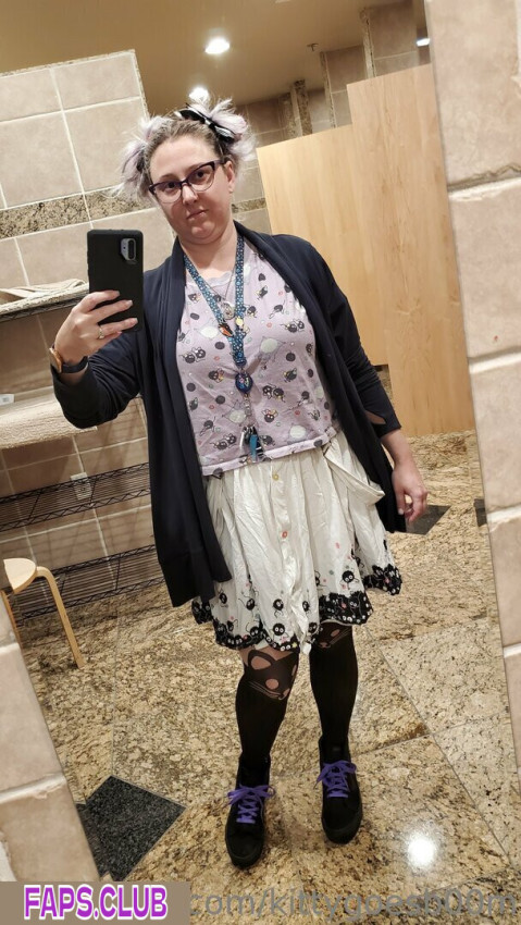 Kittygoesb00m