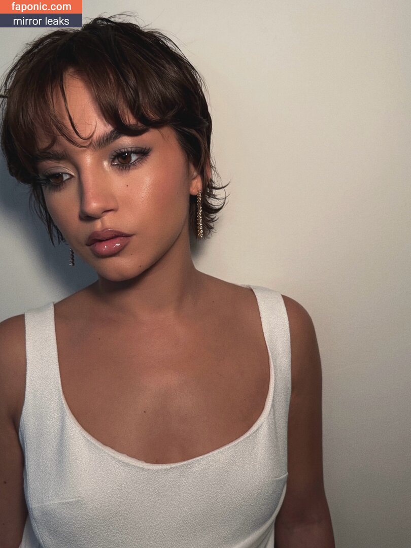 Isabela Merced leaked nude image 1