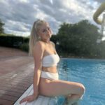 
                            blonde-ellie
                        