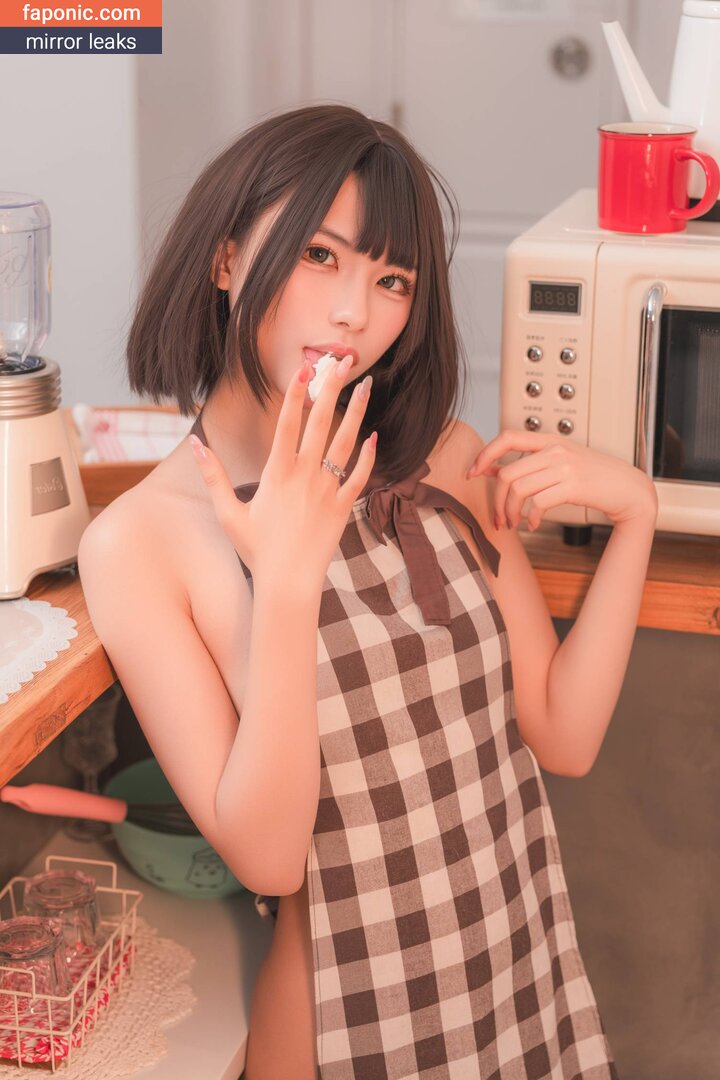 Qiaoniu-TT nude leaks Photo #4