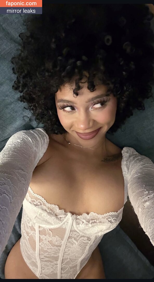 lianavaa nude leaks Photo #2