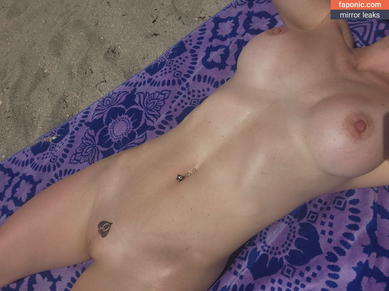 Crazysexywifey leaked nude image 1