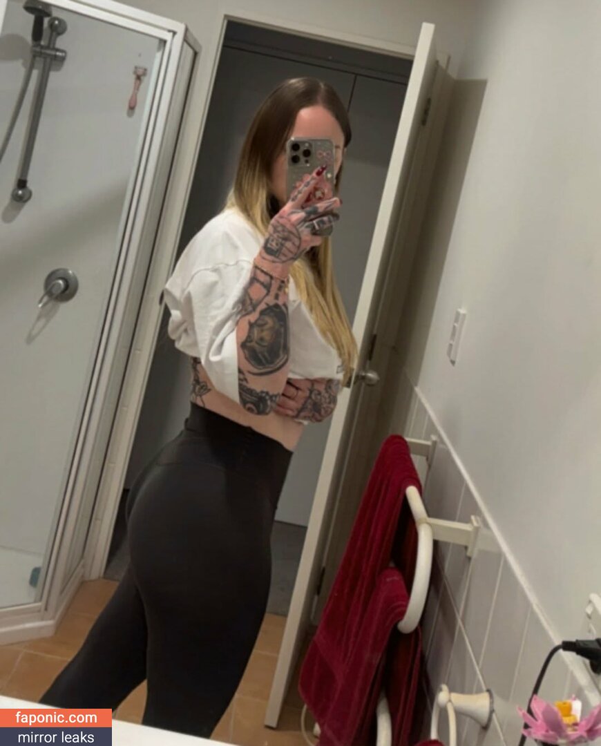 Goth Queen nude leaks Photo #6