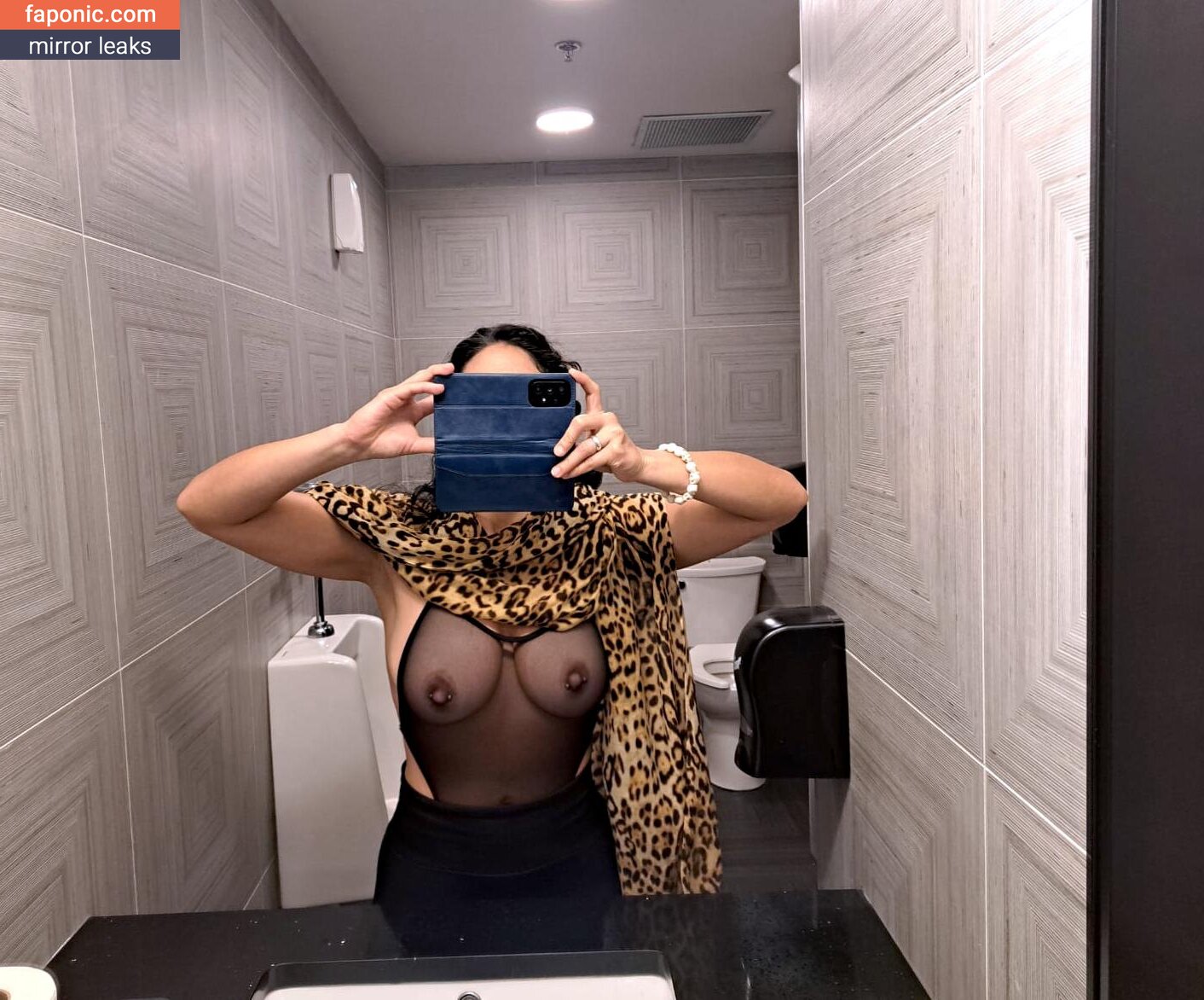 Braless_Babe nude leaks Photo #4