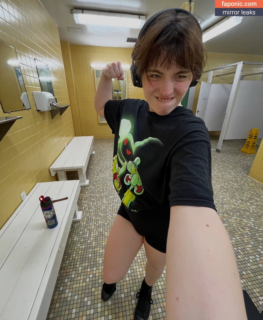 Kelly Compulsive nude leaks Photo #4