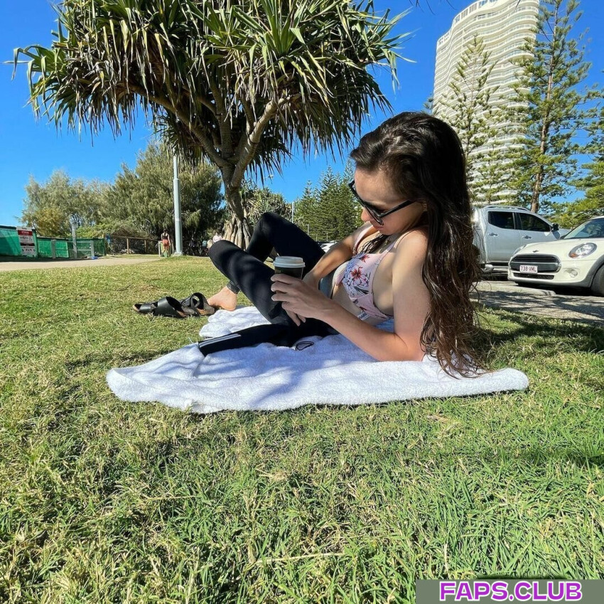 Amy Shark
                    
                                            amy-shark
                                              nude leaks Photo #1