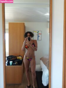 Alisha Wainwright nude leaks Photo #3