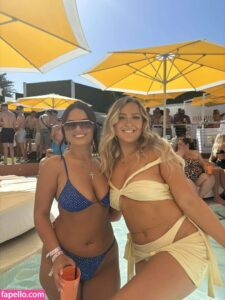 Courtney Robertson nude leaks Photo #1