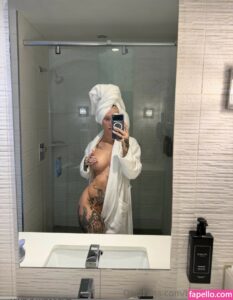 essieofficial nude leaks Photo #1