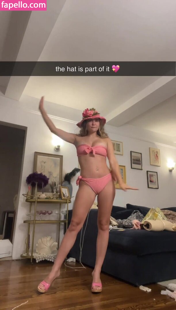 Ester Dobrik nude leaks Photo #9