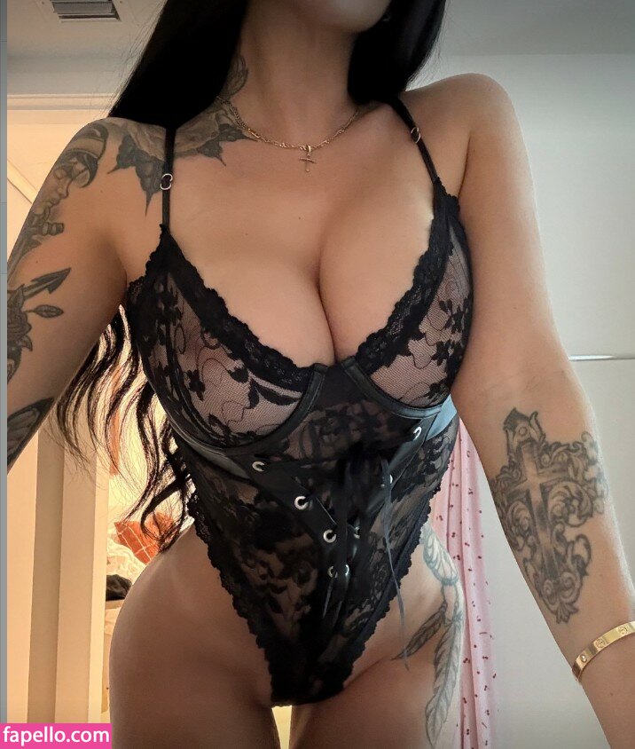 Valerie C nude leaks Photo #15