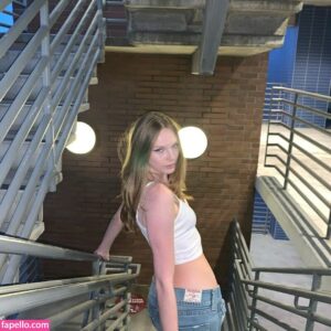 Alex Consani nude leaks Photo #9