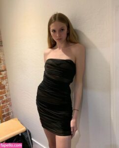 Alex Consani nude leaks Photo #11