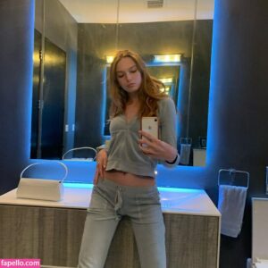 Alex Consani nude leaks Photo #20