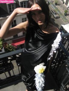 Alexa Chung nude leaks Photo #2