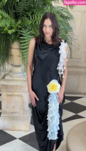 Alexa Chung nude leaks Photo #7