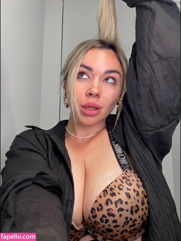 Anna Kostenko nude leaks Photo #3