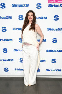 Anne Hathaway nude leaks Photo #4