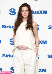 Anne Hathaway nude leaks Photo #7