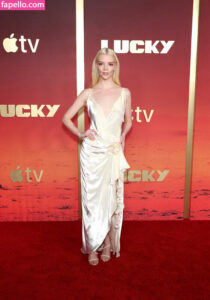 Anya Taylor-Joy nude leaks Photo #2