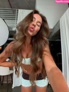 Brit Manuela nude leaks Photo #2