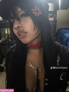 bunniisen20 nude leaks Photo #2