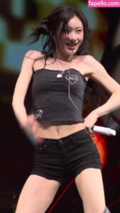 Chaeryeong nude leaks Photo #2