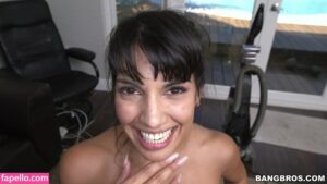 Cum Swallowing nude leaks Photo #1