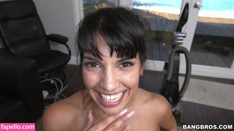 Cum Swallowing nude leaks Photo #1
