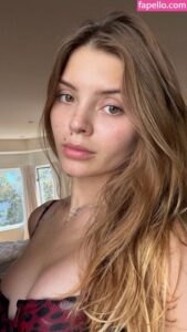 Dasha Komarova nude leaks Photo #1