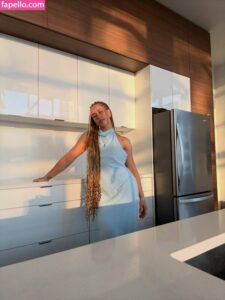 Dina Szekeres nude leaks Photo #2