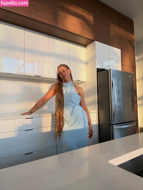 Dina Szekeres nude leaks Photo #2