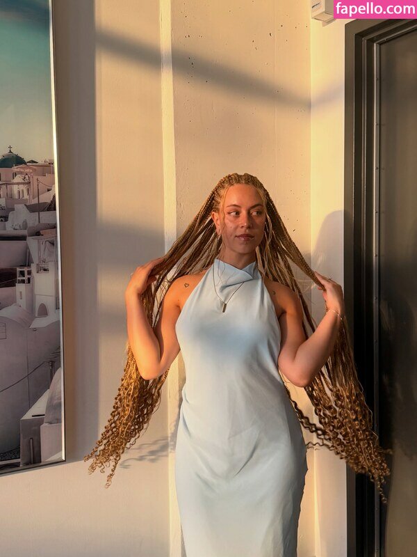 Dina Szekeres nude leaks Photo #3