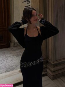 Gizem Kuşku nude leaks Photo #1