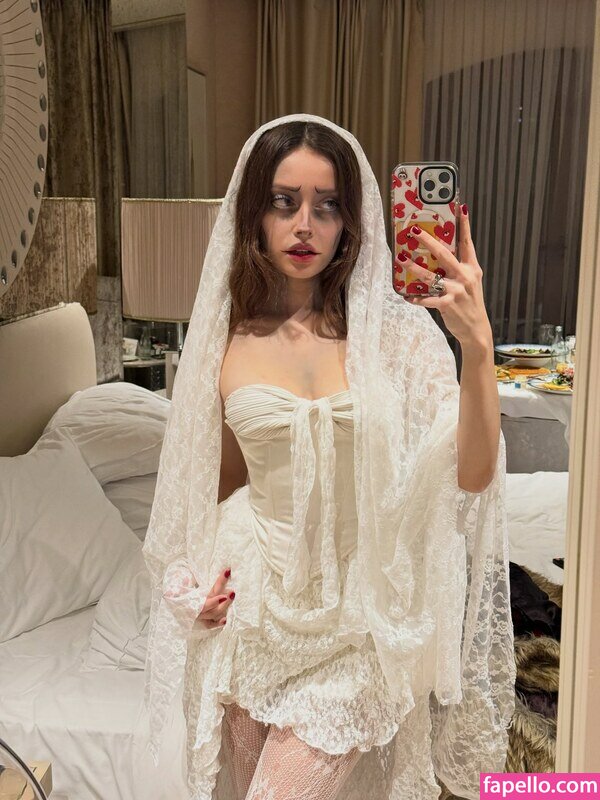 Gizem Kuşku nude leaks Photo #13
