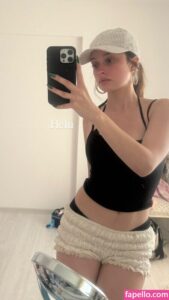 Gizem Kuşku nude leaks Photo #16