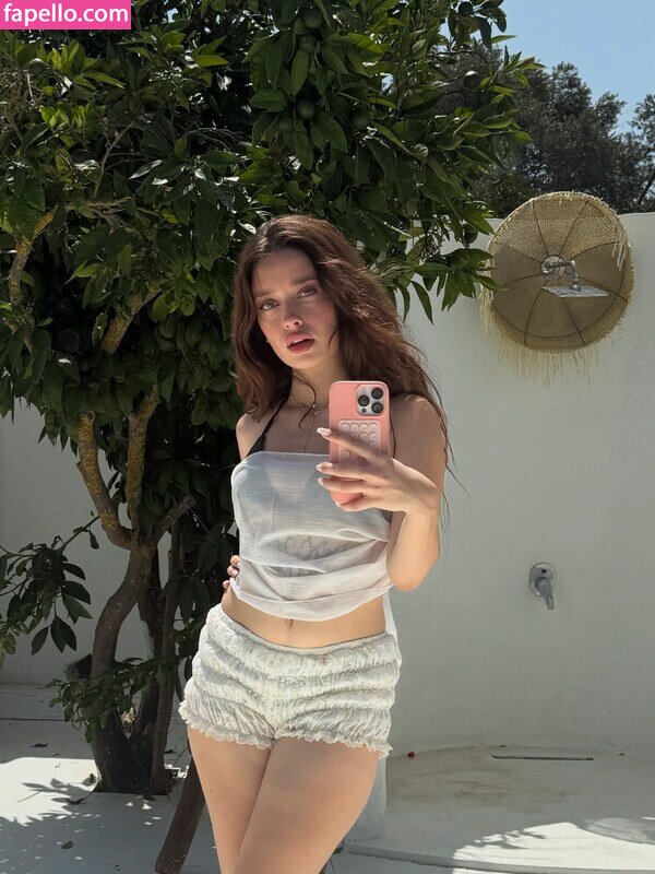 Gizem Kuşku nude leaks Photo #17