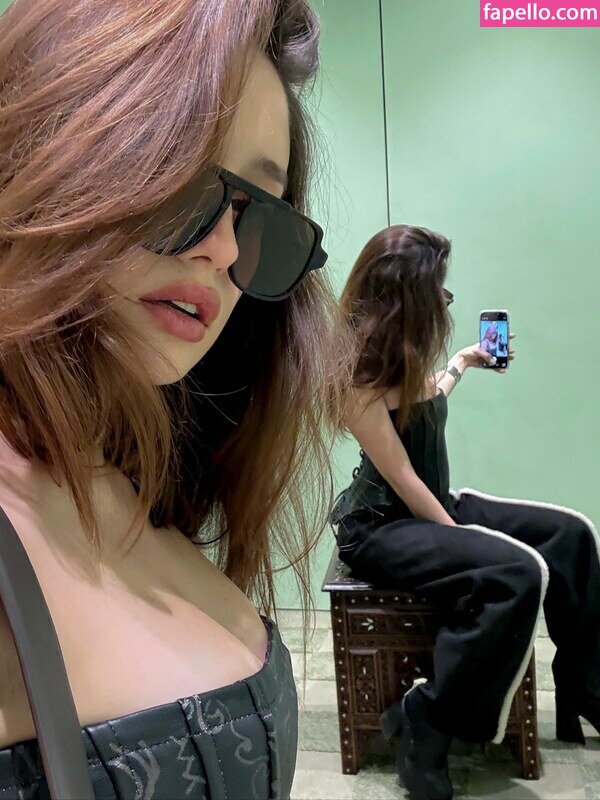 Gizem Kuşku nude leaks Photo #21