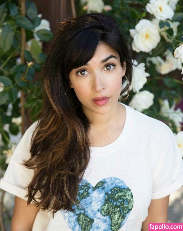 Hannah Simone nude leaks Photo #1