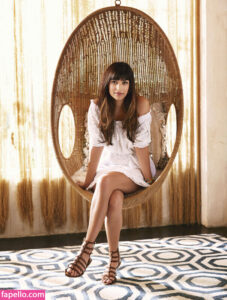 Hannah Simone nude leaks Photo #6