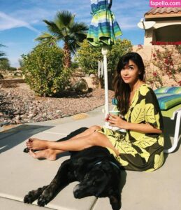 Hannah Simone nude leaks Photo #12