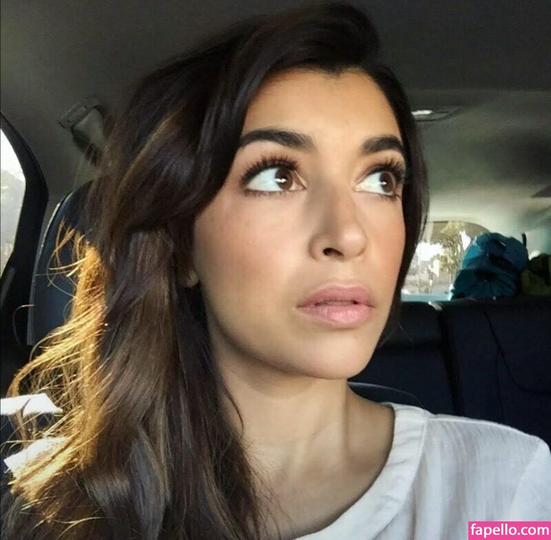 Hannah Simone nude leaks Photo #16