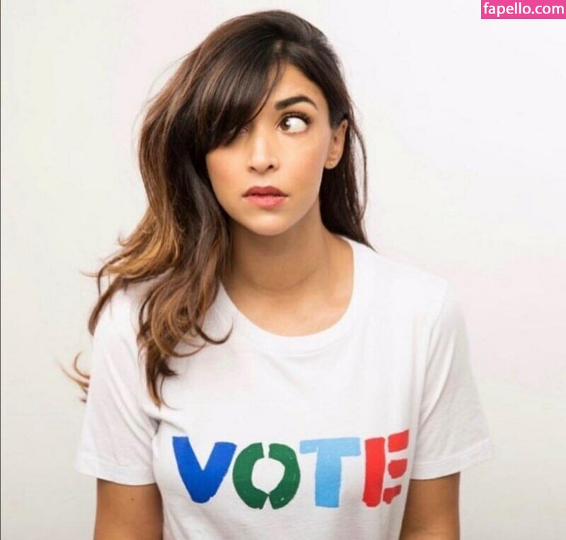 Hannah Simone nude leaks Photo #19