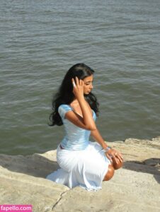 Iffat Marash nude leaks Photo #9