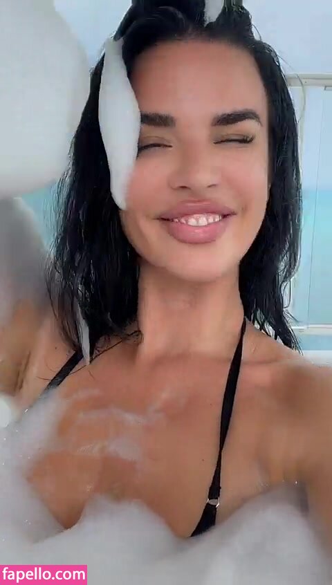 Ivana Knoll nude leaks Photo #1