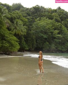 Janice Reimann nude leaks Photo #6