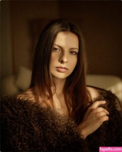 Julia Zu nude leaks Photo #1