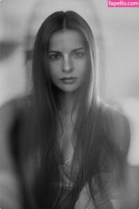 Julia Zu nude leaks Photo #2