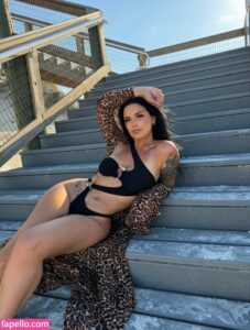 Kate Moore nude leaks Photo #14